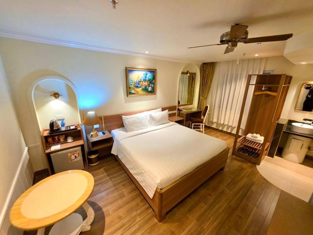 Tulip Hotel 2 Далат Екстер'єр фото