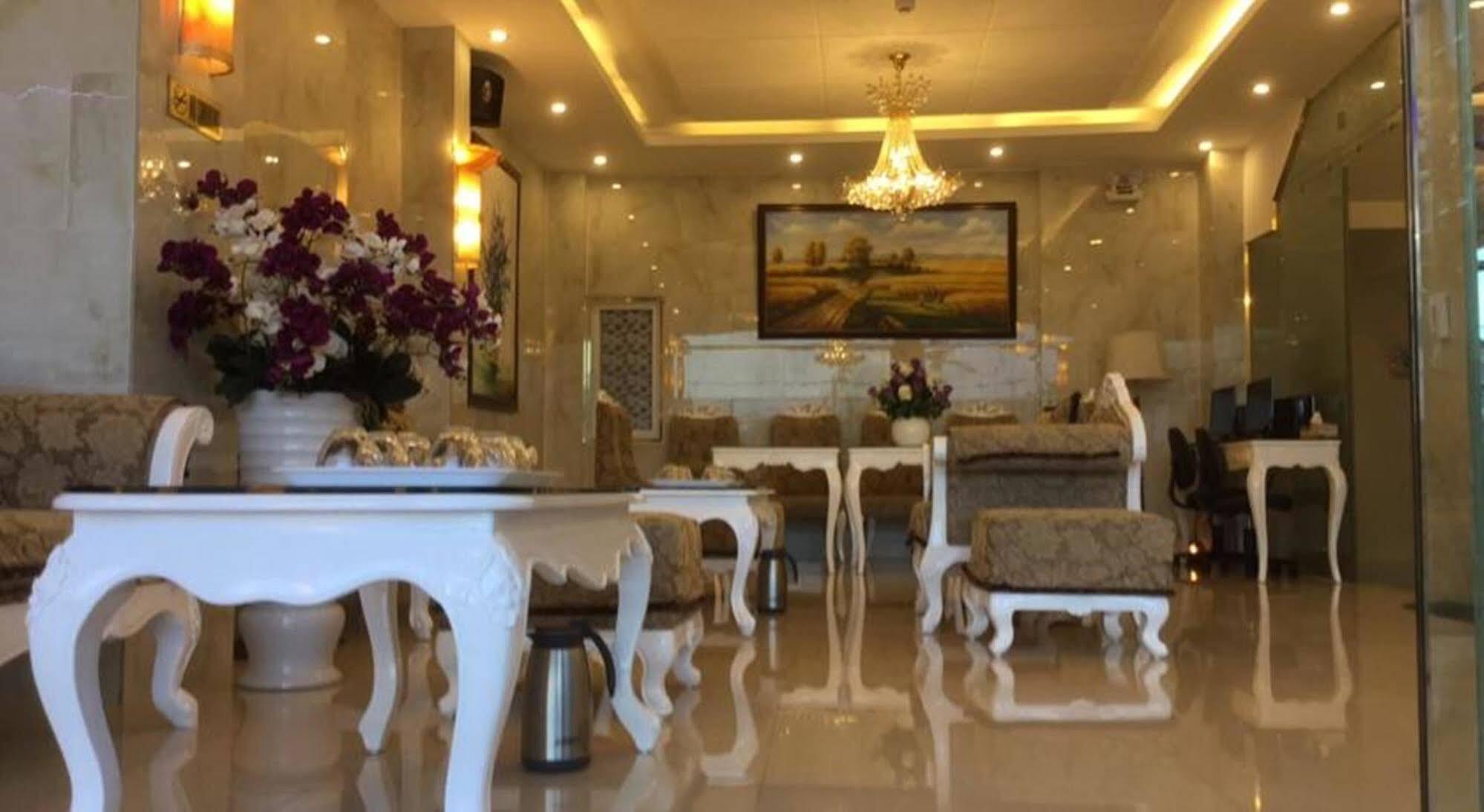 Tulip Hotel 2 Далат Екстер'єр фото
